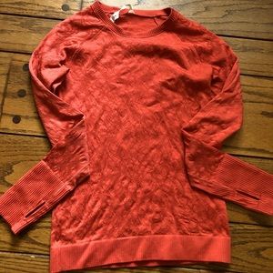 Lululemon fitted top